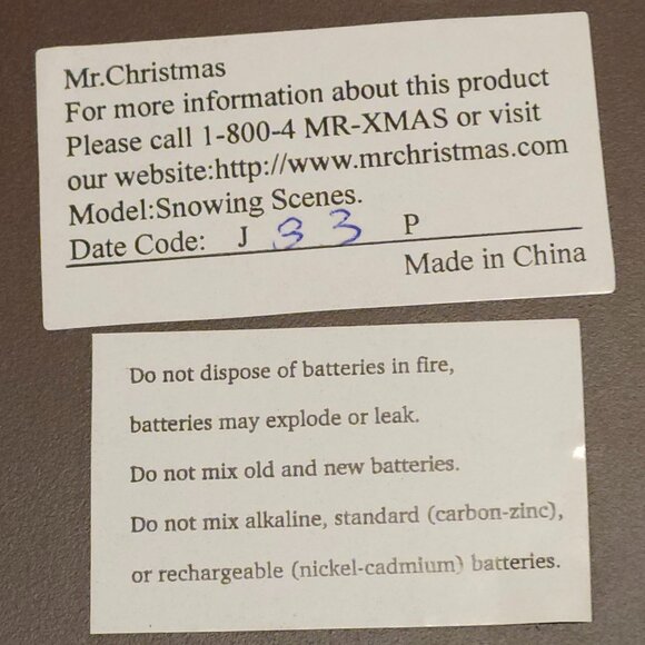 VINTAGE Mr. Christmas Snowing Scenes Magical Photo Frame Musical Moving Snow - Picture 6 of 11